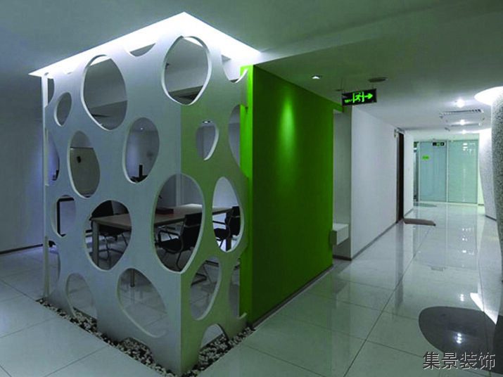 開放式辦公室側面裝修完工現場圖